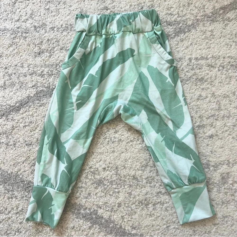 Sweet Sweet Honey Hawaii Kids Green Monstera Short Sleeve and Pants Pajama Set - Picture 5 of 6